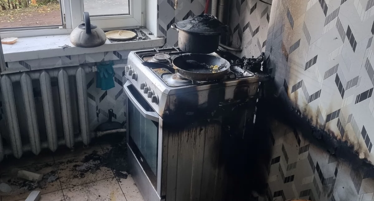 Nasielsk. Pożar kuchni w domu w Nowych Pieścirogach. Pierwsi z ogniem walczyli domownicy