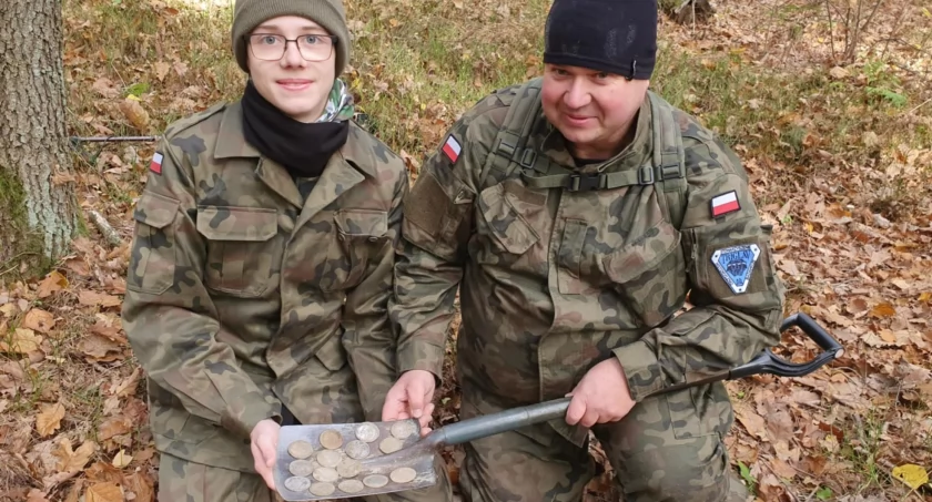 W Lasach Pomiechowskich odkryto skarb! To XVII wieczne talary 