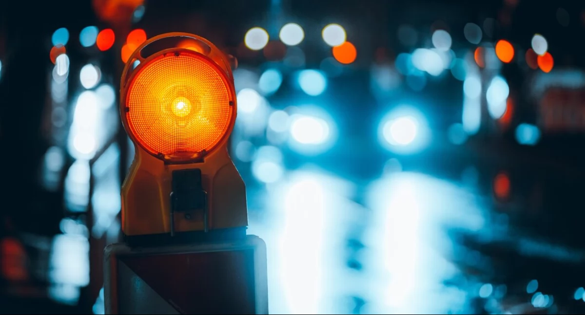 Czosnów: Zamknięcie przejazdów w Dębinie i Kazuniu-Sadach. Przeprogramują światła na DK7? 