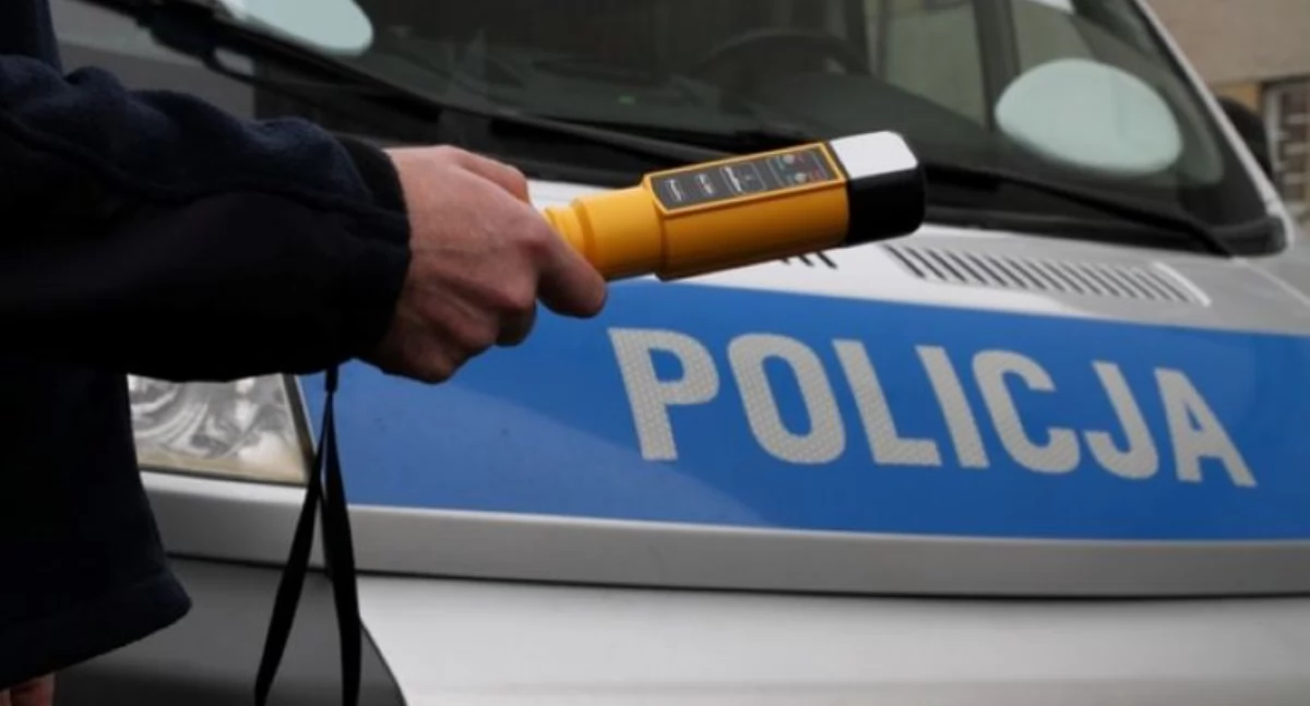 Trzy dożywonie zakazy nie powstrzymały 50-latka przed jazdą autem. Kompletnie pijany został zatrzymany przez policję w Czosnowie 