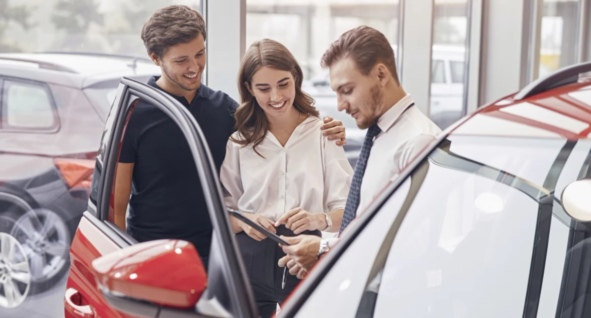 Komfort podróżowania dzięki wypożyczalni samochodów – dlaczego warto wynająć auto?