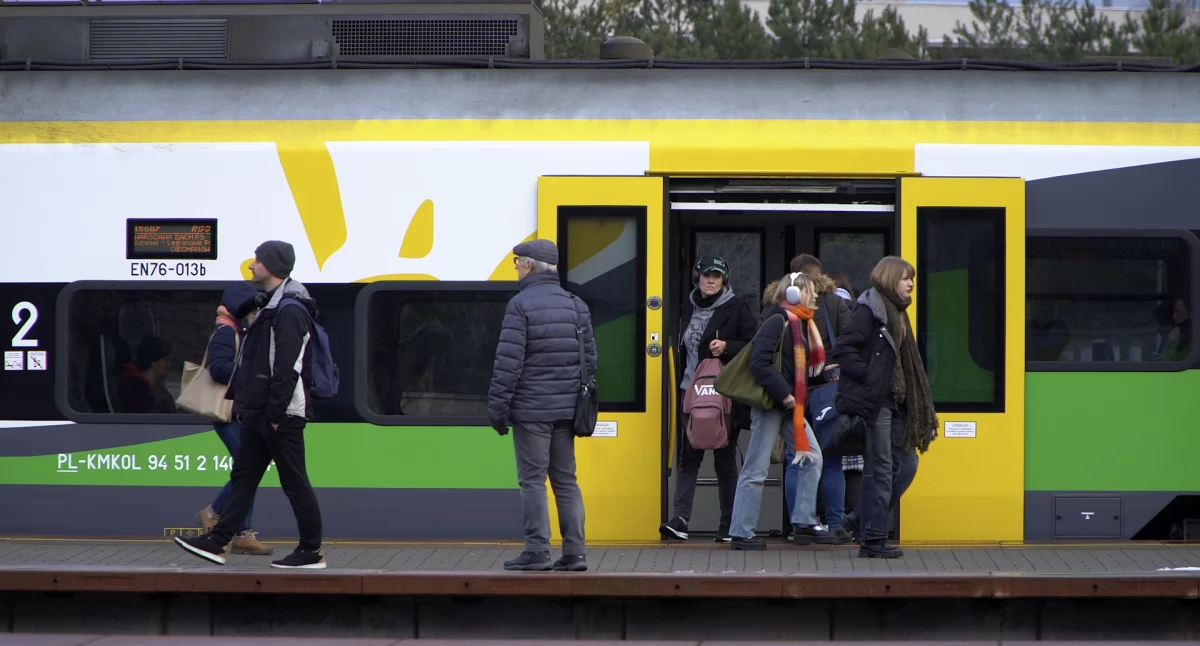 Aktualności kolejowe: Modlin w 3. strefie KM, nocne połączenie z Warszawy, TLK Lubomirski 