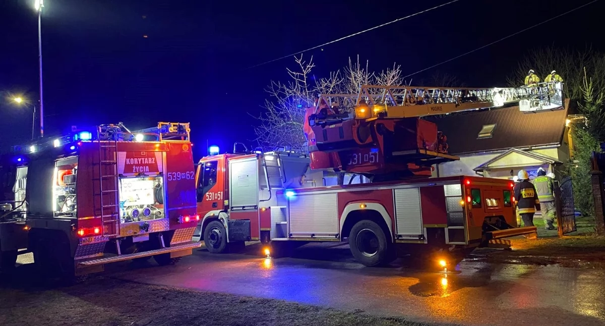 Leoncin. Pożar sadzy w domu jednorodzinnym. Niezbędna okazała się interwencja strażaków