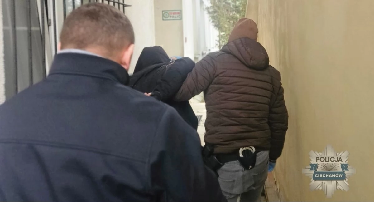 Policja zatrzymała 46-latka podejrzanego o zabójstwo kobiety w jednym z mieszkań na terenie Ciechanowa (aktualizacja)