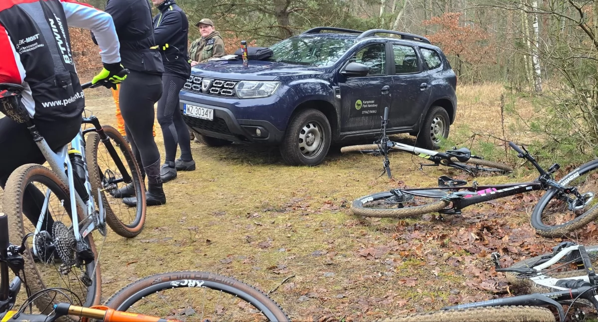 Rowerzyści MTB kontra przepisy Kampinoskiego Parku Narodowego