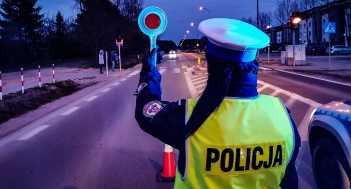 Zakroczym. W Wojszczycach kierowca przekroczył dozwoloną prędkość. 60-latek był poszukiwany przez polski wymiar sprawiedliwości