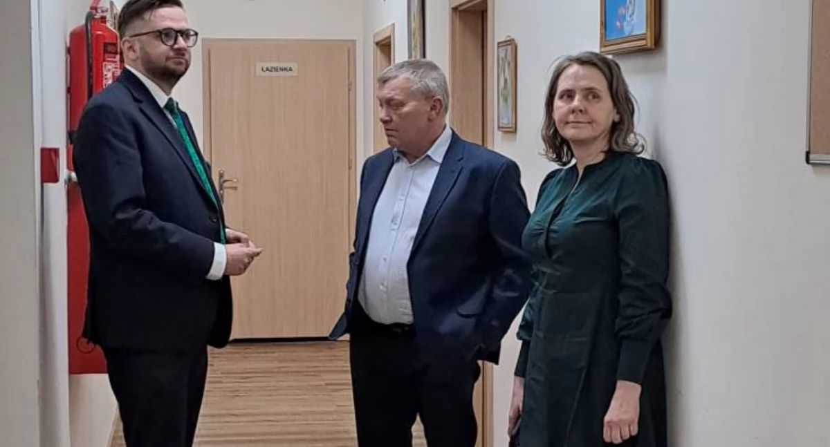 Mieszkańcy Nowego Dworu będą mogli korzystać z Centrum Opiekuńczo-Leczniczego w Górkach. Porozumienie z gminą Leoncin 