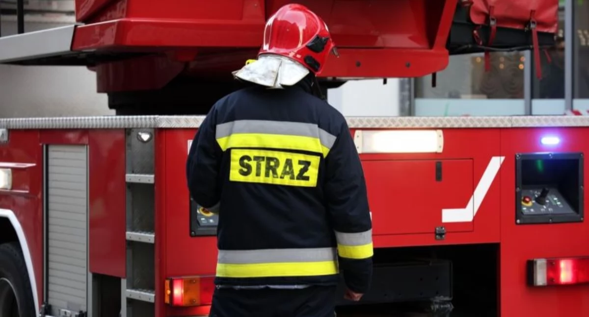 Nowy Dwór Mazowiecki. Pożar sadzy w budynku wielorodzinnym przy Warszawskiej. Interweniowali strażacy z KP PSP i OSP