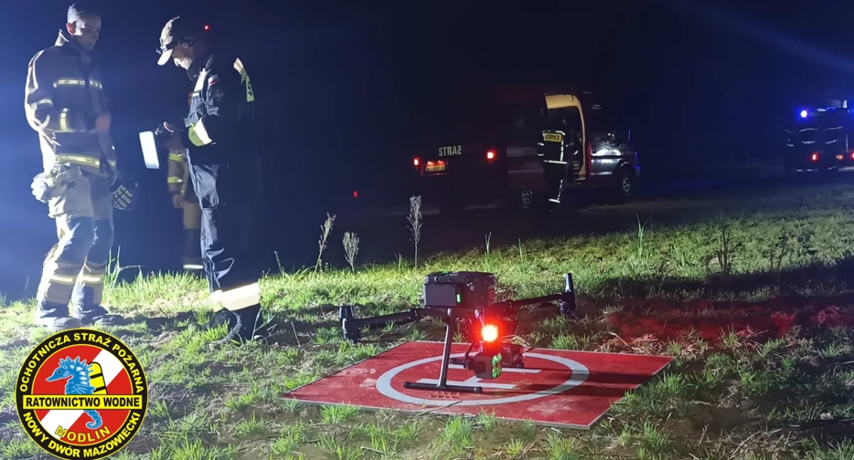 Zakroczym. Trwają poszukiwania zaginionego 54-latka, który wyszedł wieczorem z domu w Wygodzie Smoszewskiej i nie ma z nim kontaktu. W akcji biorą udział liczne siły policji i straży pożarnej (aktualizacja)