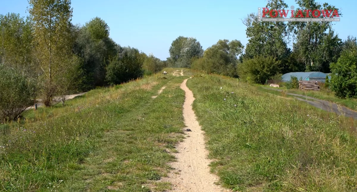 Nowy Dwór Mazowiecki. Walka o nadwiślański wał. Spotkanie samorządowców z RZGW, PAN, wojskiem, policją i strażą pożarną (wideo)