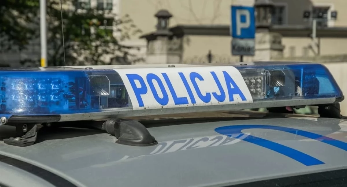 Nowy Dwór Mazowiecki. Zwłoki kobiety ujawnione na cmentarzu przy ulicy Chryzantemy. Na miejscu interweniuje Policja