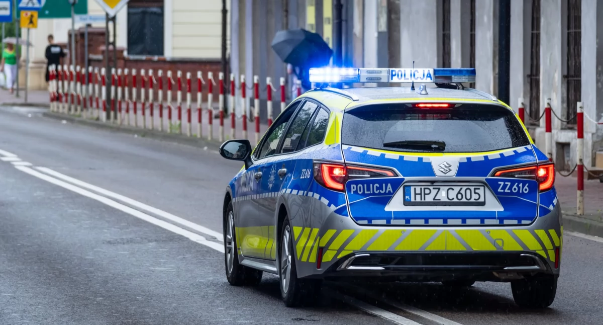 Pijany i bez prawa jazdy wjechał do rowu. 38-latek z Nasielska zatrzymany przez policję