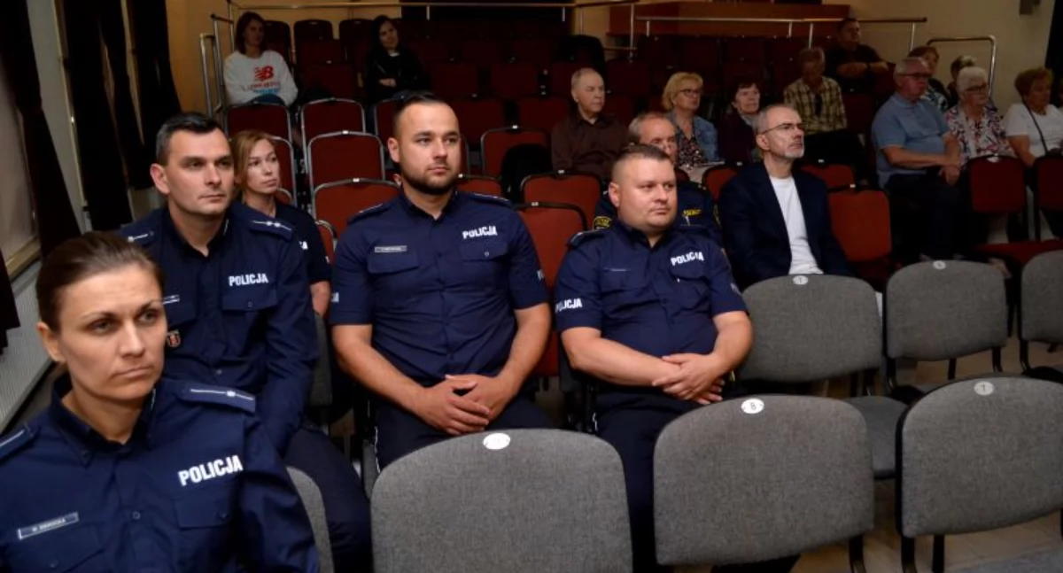 Nowy Dwór Mazowiecki: Bezpieczeństwo priorytetem. 170 tys. wsparcia dla Policji i głos mieszkańców podczas debaty