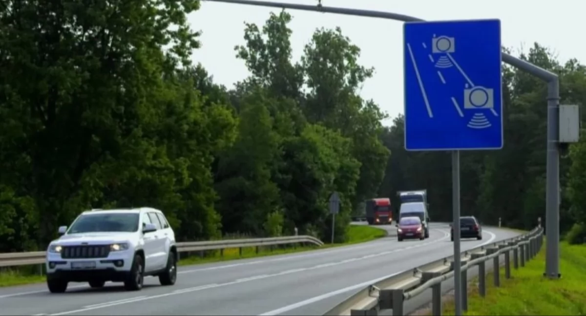 Odcinkowy pomiar prędkości w Puszczy Kampinoskiej. Ruszył przetarg na montaż systemu, który ma poprawić bezpieczeństwo dla drogi 579