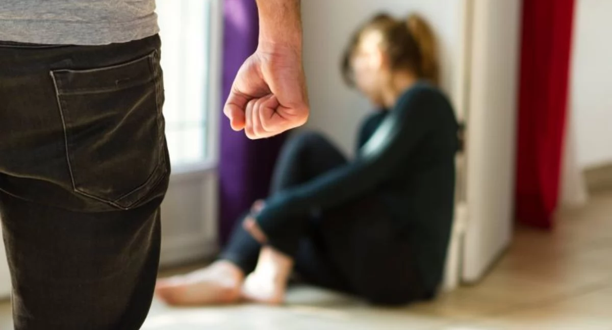 Czosnów. 64-latek znęcał się nad byłą żoną.  Mężczyzna usłyszał zarzut i trafił na trzy miesiące do aresztu tymczasowego