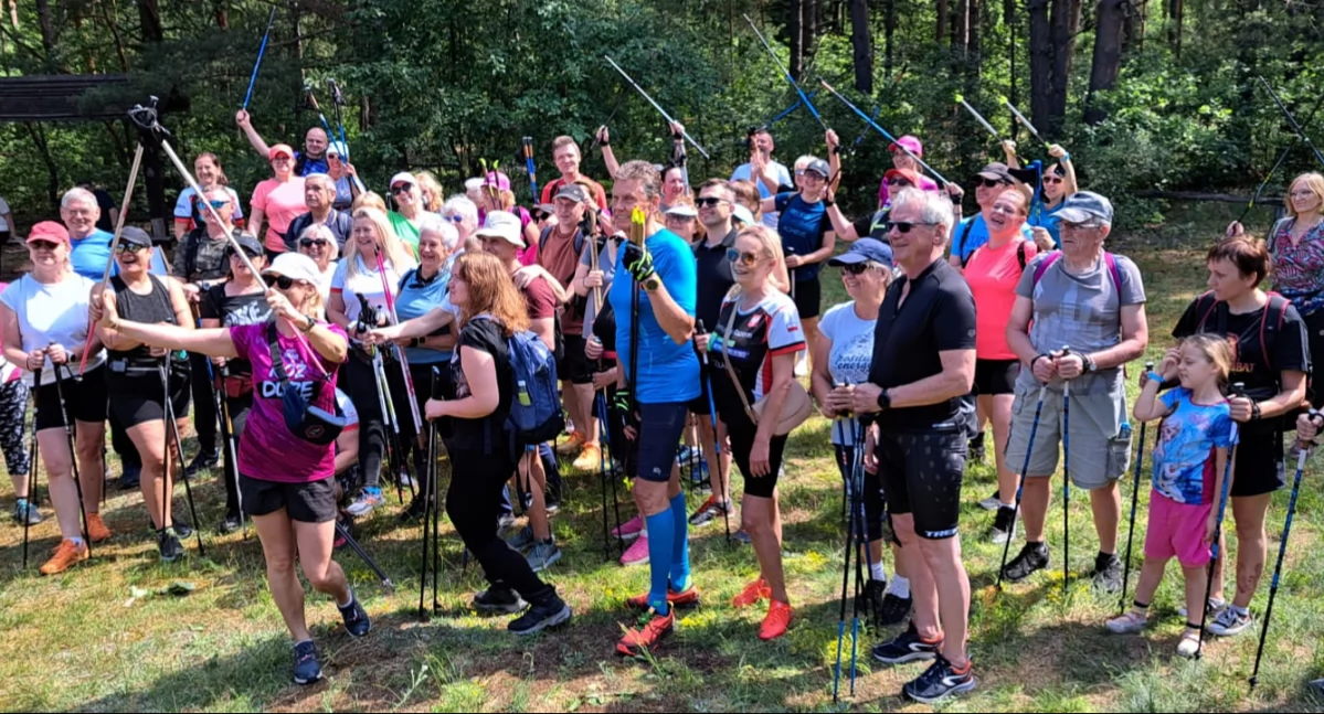 Nordic Walking w sercu Puszczy Kampinoskiej: aktywność z refleksją nad 
