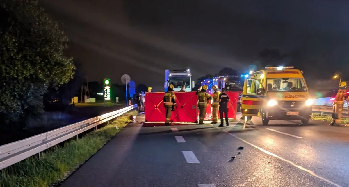 Czosnów. Tragiczny wypadek z udziałem pieszego na trasie S7 w Pieńkowie. Nie żyje 49-letni mężczyzna