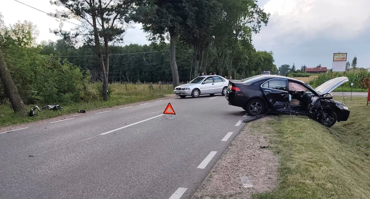 Nasielsk. Tragiczny wypadek z udziałem samochodu osobowego i motocyklisty na DW 632 w Mazewie Dworskim 