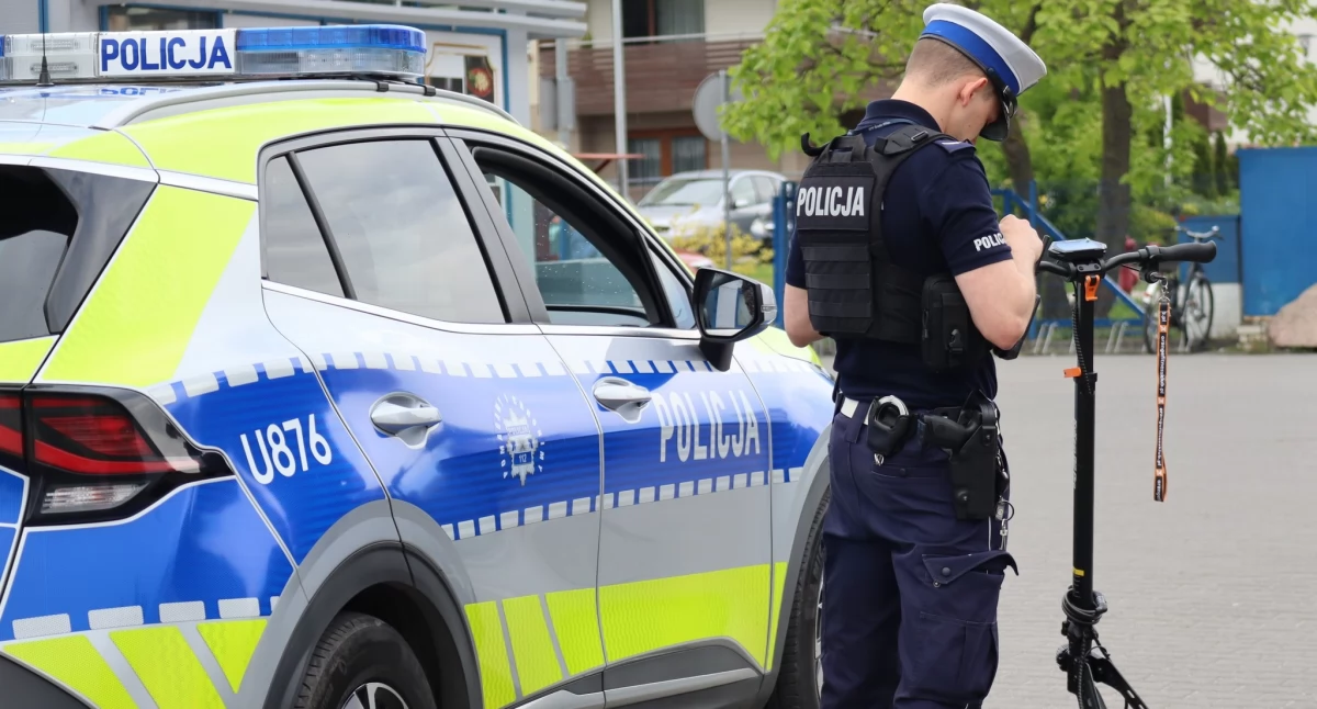 Nowy Dwór Mazowiecki. Zderzenie 10-latka, który kierował hulajnogą elektryczną z prawidłowo jadącą rowerzystką. Kobieta trafiła do szpitala, policja apeluje o ostrożność