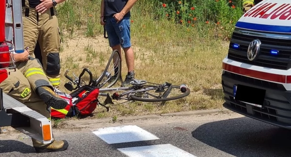 Czosnów. Zderzenie rowerzysty z autem dostawczym na drodze wojewódzkiej nr 579 w Aleksandrowie. Rowerzysta został ukarany mandatem