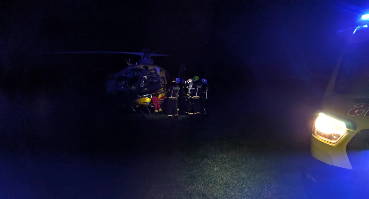 Nasielsk. Wypadek motocyklisty w Lorcinie. 50-letni kierowca jednośladu został przetransportowany do szpitala śmigłowcem LPR