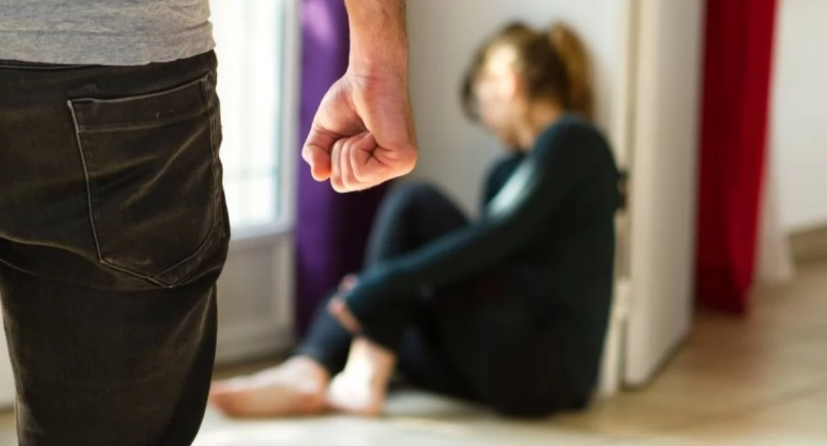 Nowy Dwór Mazowiecki. 38-latek znęcał się nad matką oraz groził jej pozbawieniem życia. Mężczyźnie grozi do 5 lat więzienia