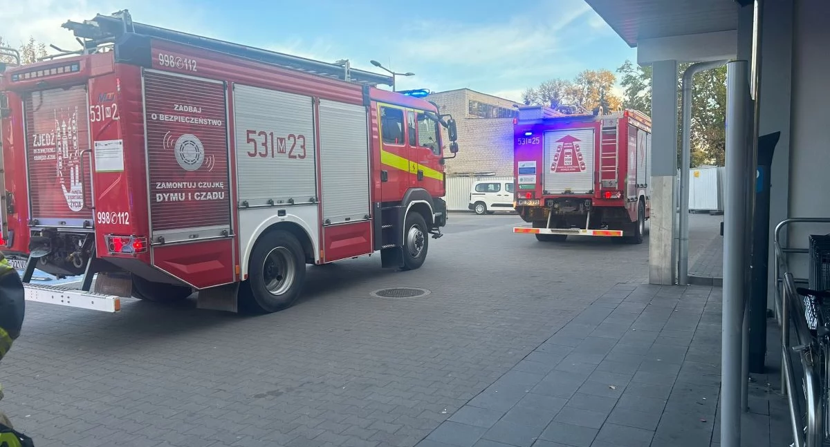 Nowy Dwór Mazowiecki. Alarm pożarowy w markecie Lidl przy Inżynierskiej. Ewakuowano 60 osób