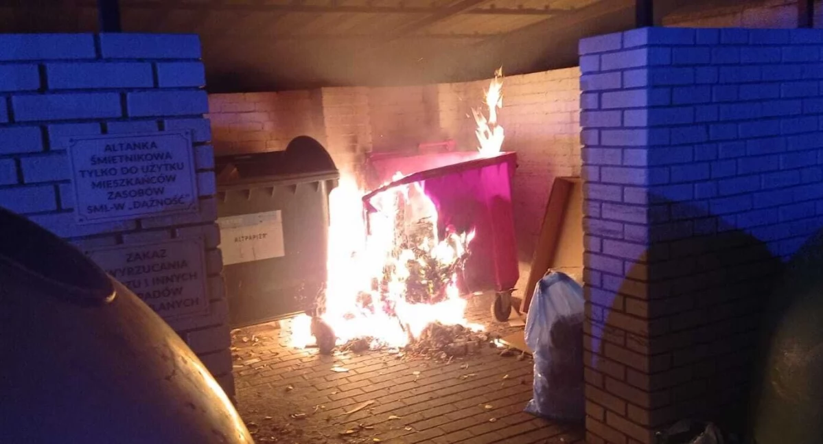 Nowy Dwór Mazowiecki. Policja szuka podpalacza, który grasuje na Osiedlu Młodych