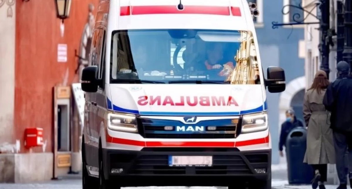 Nasielsk. Nagłe zatrzymanie krążenia u 50-letniego mężczyzny na posesji w Żabiczynie. Pomimo reanimacji, jego życia nie udało się uratować