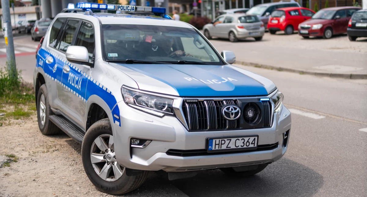 Czosnów. Pijany kierowca spowodował kolizję i uciekł. Miał ponad 2,5 promila alkoholu