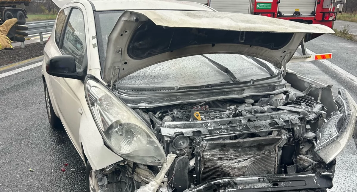 Czosnów. Wypadek z udziałem samochodu osobowego na trasie S7 w rejonie skrzyżowania z ulicą Warszawską. Interweniują służby ratownicze (aktualizacja)