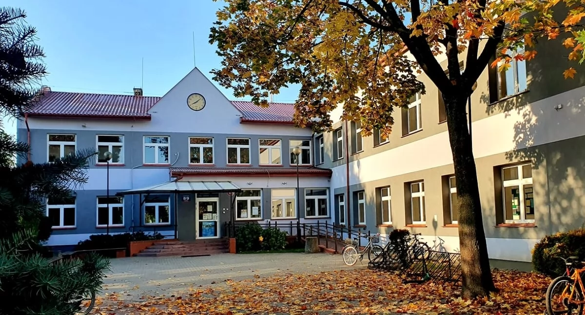 Czosnów. Trwa przetarg na budowę gminnego żłobka przy Szkole Podstawowej w Łomnie. Aż sześć firm jest gotowych podjąć się tego zadania