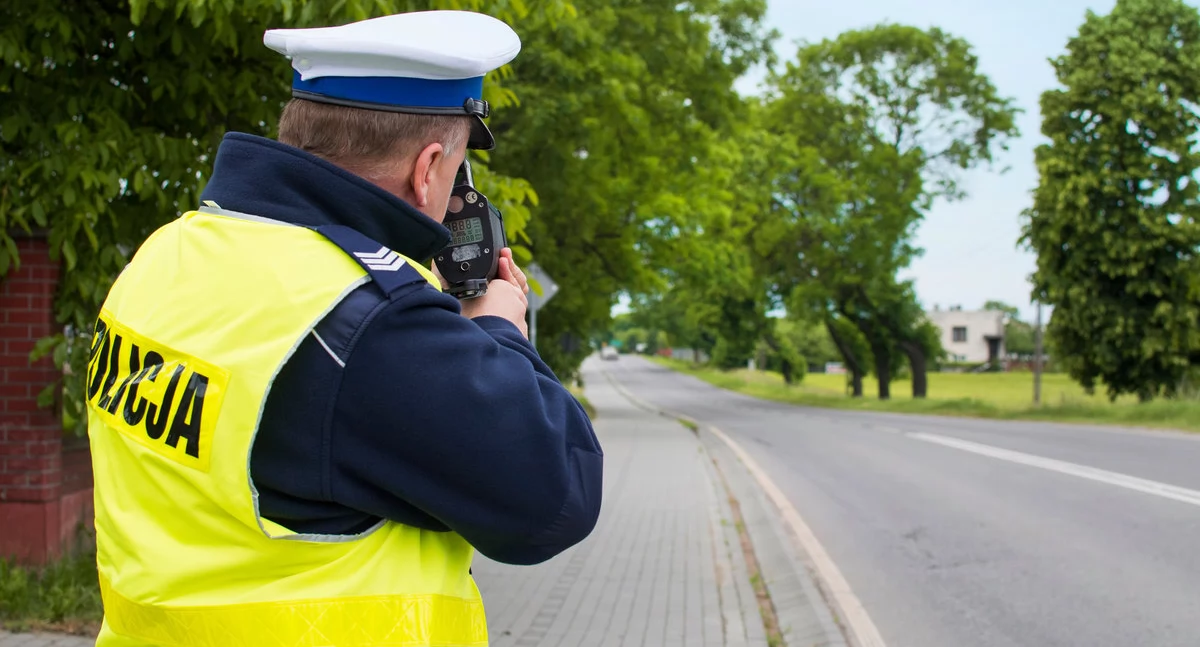 102 km/h w terenie zabudowanym. 44-latek stracił prawo jazdy za rażące przekroczenie prędkości