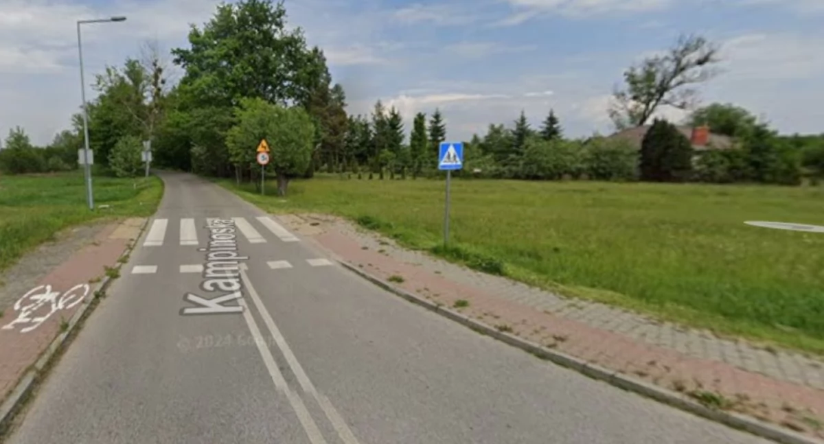 Czosnów. Przy asfaltowej Kampinowskiej we wsiach Sowia Wola i Sowia Wola Folwarczna powstanie chodnik dla pieszych. Trwa projektowanie inwestycji