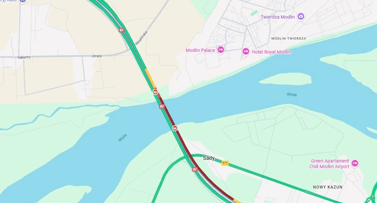 Zakroczym. Zderzenie dwóch aut osobowych na trasie S7 na moście nad Wisłą. Jedna osoba została poszkodowana (aktualizacja)