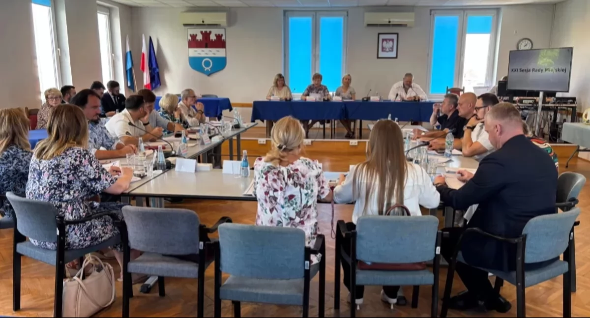Nowy Dwór Mazowiecki. Za ponad 250 tys. zł kupią dostawczaka, mulczer, rębak i przesiewacz do piasku. Spółka Miejski Serwis Komunalny zadba o porządek w mieście