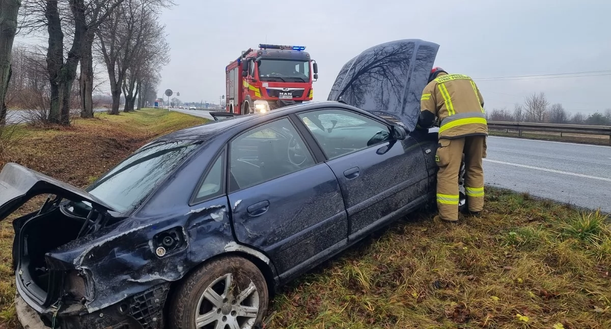 Czosnów. Dachowanie osobówki w Cząstkowie Mazowieckim
