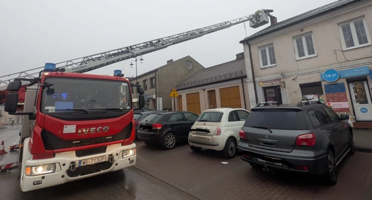 Nasielsk. Pożar sadzy w przewodzie kominowym budynku wielorodzinnego przy Młynarskiej. Interweniowały trzy zastępy straży pożarnej