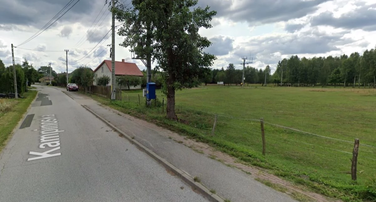 Budowa ulicy Kampinowskiej we wsi Łosia Wólka w gminie Czosnów. Trwają wywłaszczenia i podziały działek