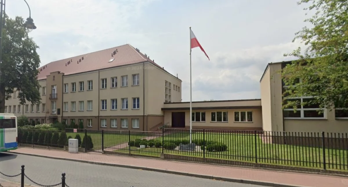 Zakroczym. Szkoła Podstawowa im. Pomnik Wdzięczności ma zostać rozbudowana. Poszukiwany jest wykonawca dokumentacji projektowej