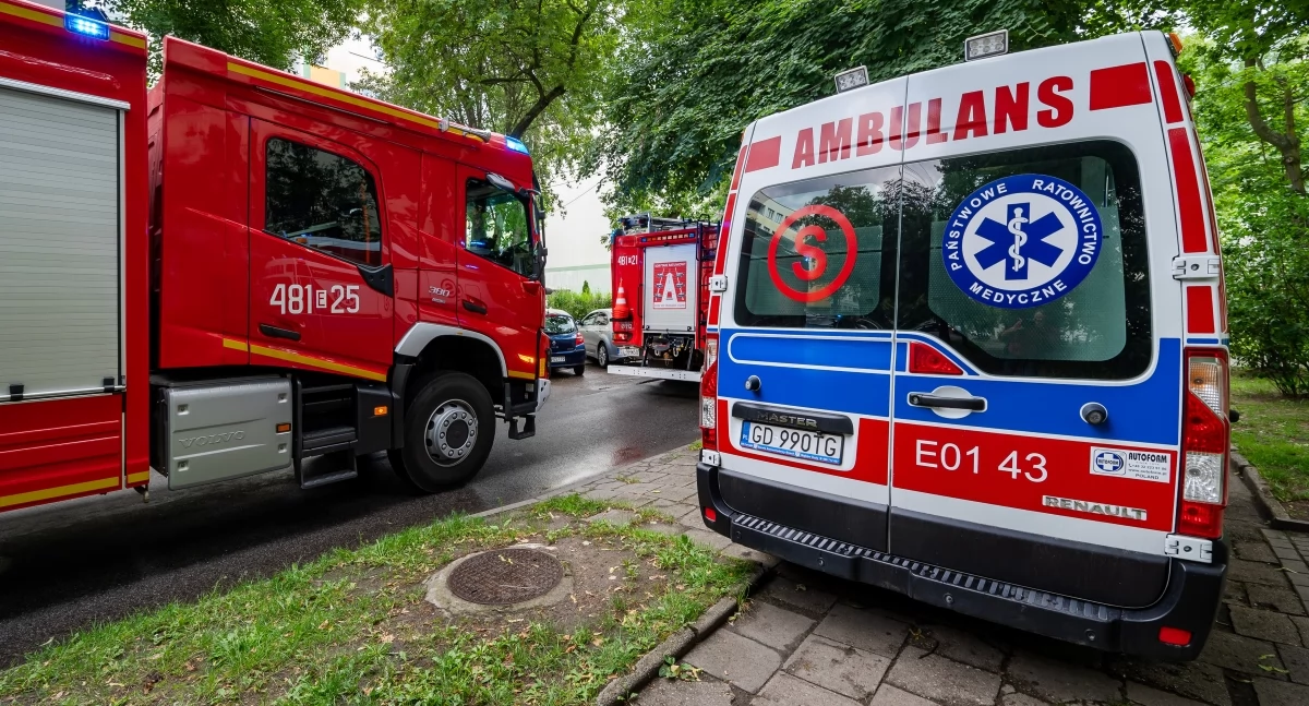 Pomiechówek. W domu w Woli Błędowskiej mężczyzna potrzebował pilnej pomocy. Interweniowały służby ratownicze