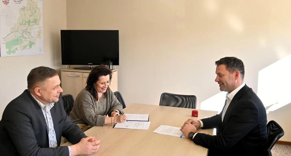 Nowe autobusy od dziś kursują po powiecie nowodworskim – więcej połączeń dla mieszkańców
