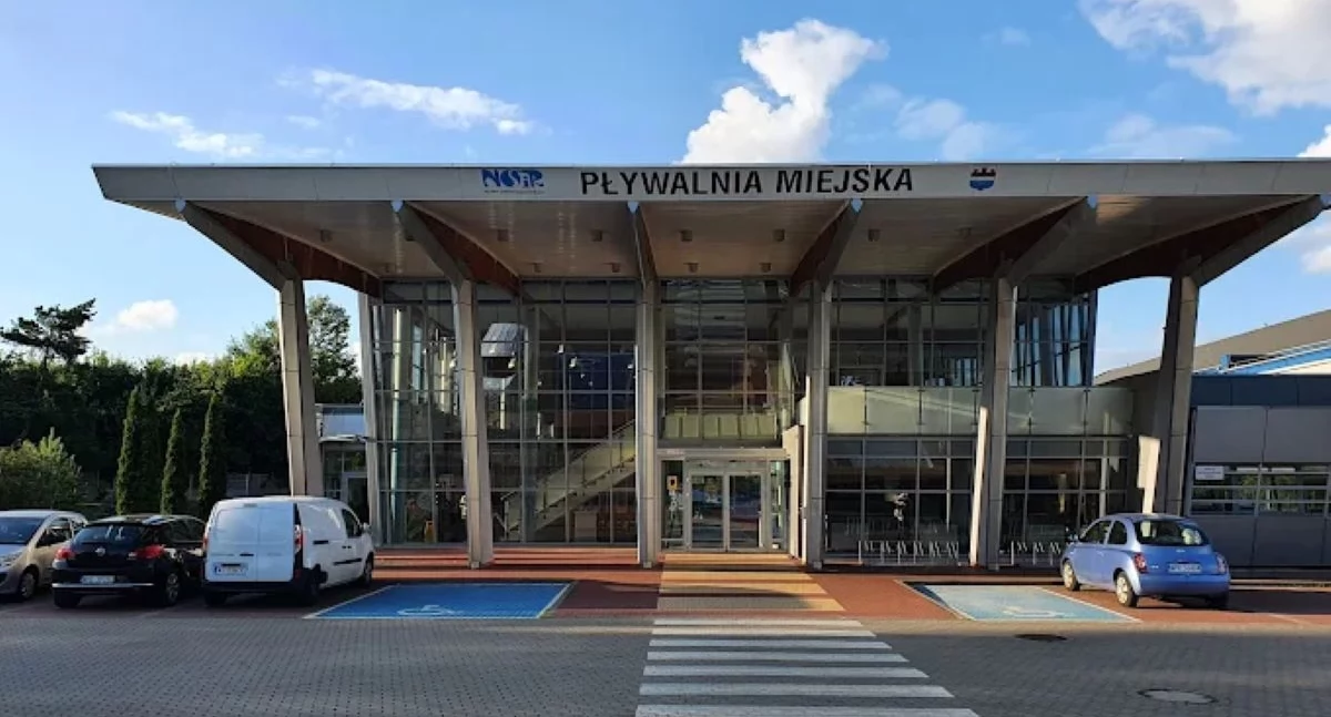 Nowy Dwór Mazowiecki. Modernizacja pływalni i budowa odkrytego lodowiska przy Sportowej za 2,73 mln zł