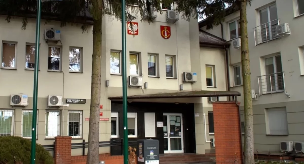 Czosnów. Część pomieszczeń biurowych w Urzędzie Gminy zostanie wyremontowanych. Wybrano wykonawcę zaplanowanych prac