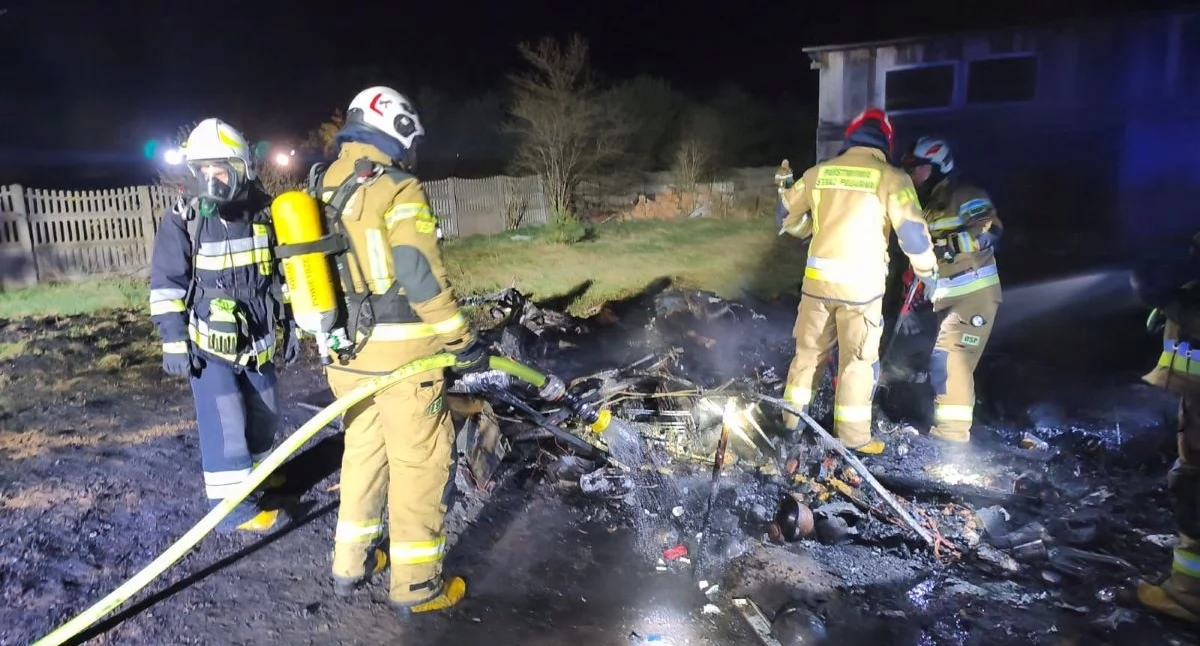 Leoncin. Pożar przyczepy kempingowej w Nowym Wilkowie. Nie żyje 53-latek z Ukrainy 
