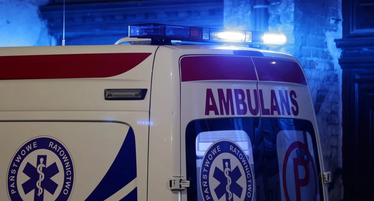 Nowy Dwór Mazowiecki. Tlenek węgla w mieszkaniu przy Bohaterów Modlina. Dwie osoby trafiły do szpitala