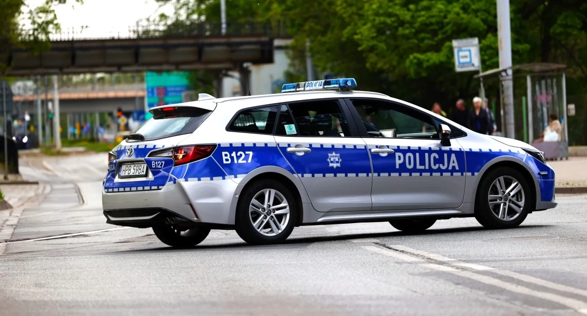 Nowy Dwór Mazowiecki. Kierowca auta osobowego nie ustąpił pierwszeństwa i doprowadził do zderzenia z ciężarówką 
