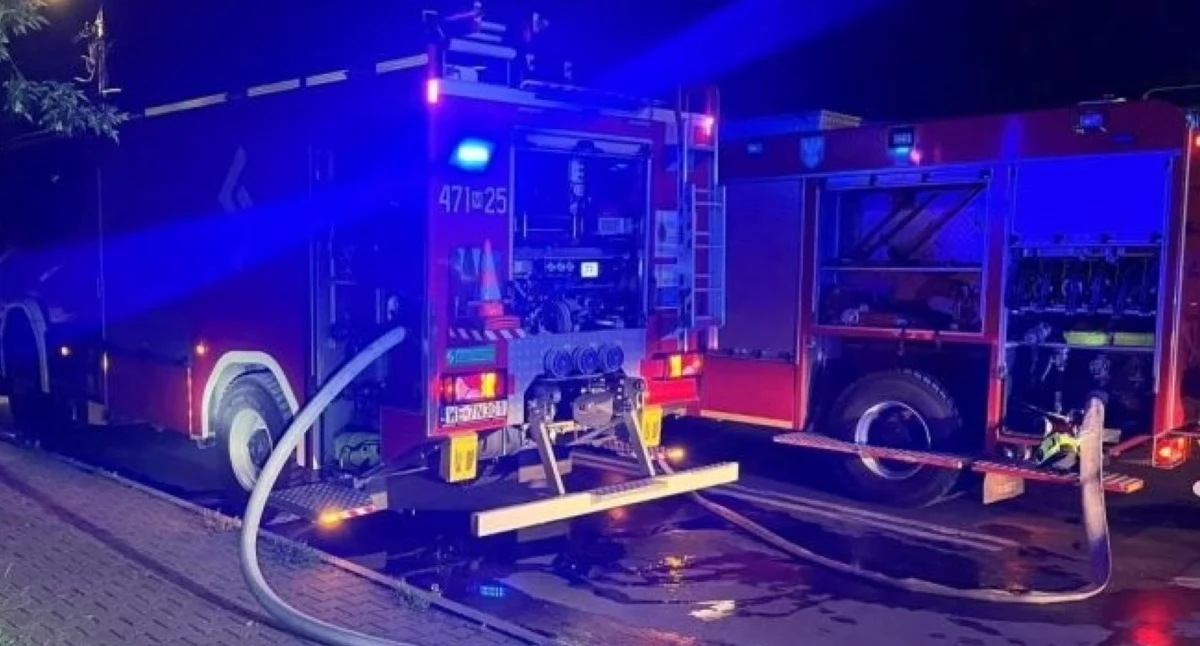 Czosnów. Pożar sadzy w domu jednorodzinnym w Łosiej Wólce. Interweniowały zastępy straży pożarnej