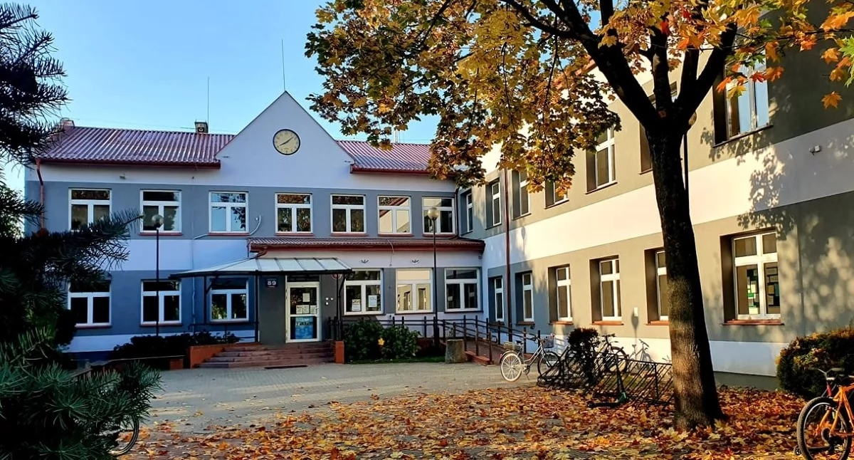 Czosnów. Kotłownia w Szkole Podstawowej w Łomnie zostanie zmodernizowana. W ramach inwestycji zamontowane zostaną również nowe kotły