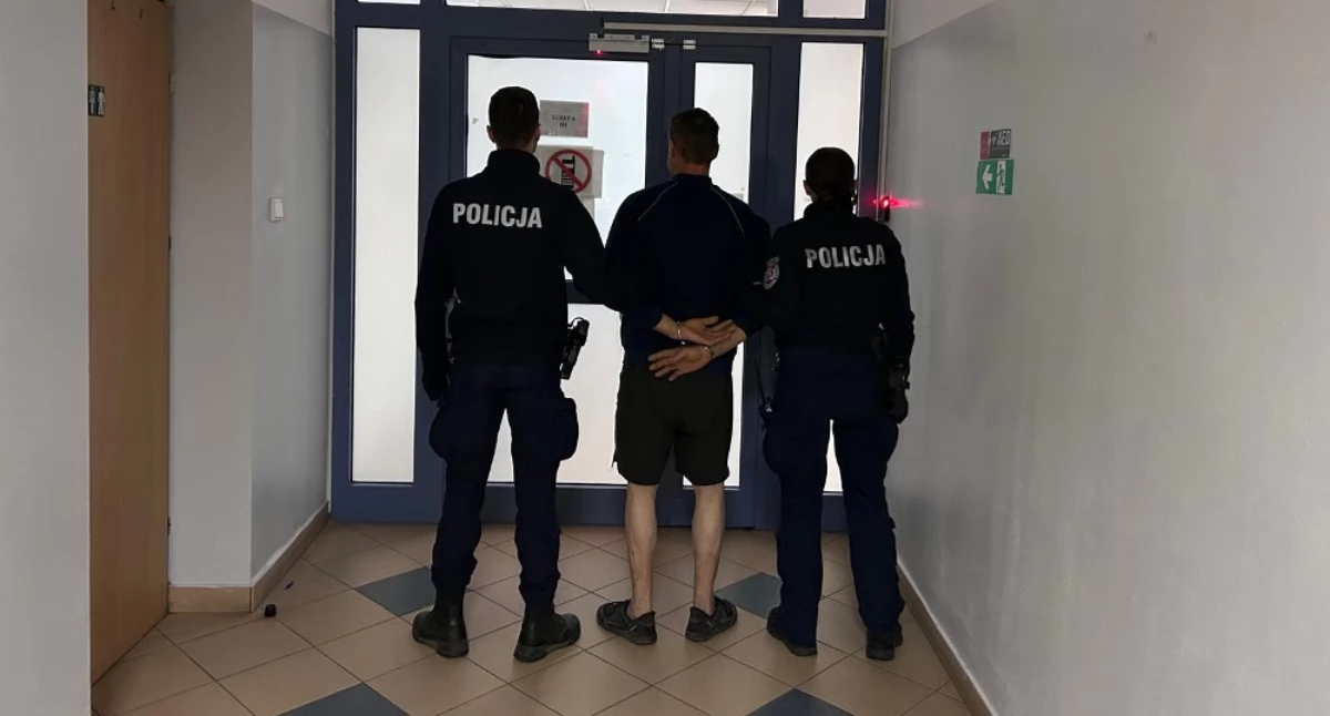 Atak na komisariat w Czosnowie. 43-latek trafił do aresztu